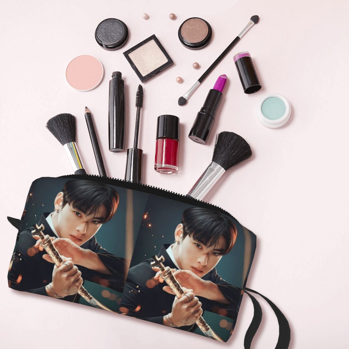 Astuccio Cha Eunwoo per studen - Stationery And Office Supply Chain recensione e prezzo